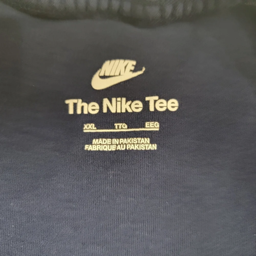 Nike Mens Swoosh Logo Graphic T-Shirt Navy Blue XXL DZ5171-410